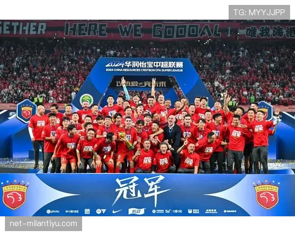 上海海港领跑中超榜首卫冕冠军面临密集赛程考验 上海海港领跑中超榜首卫冕冠军面临密集赛程考验